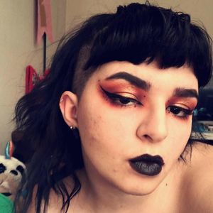 Meet your Posher, Edith